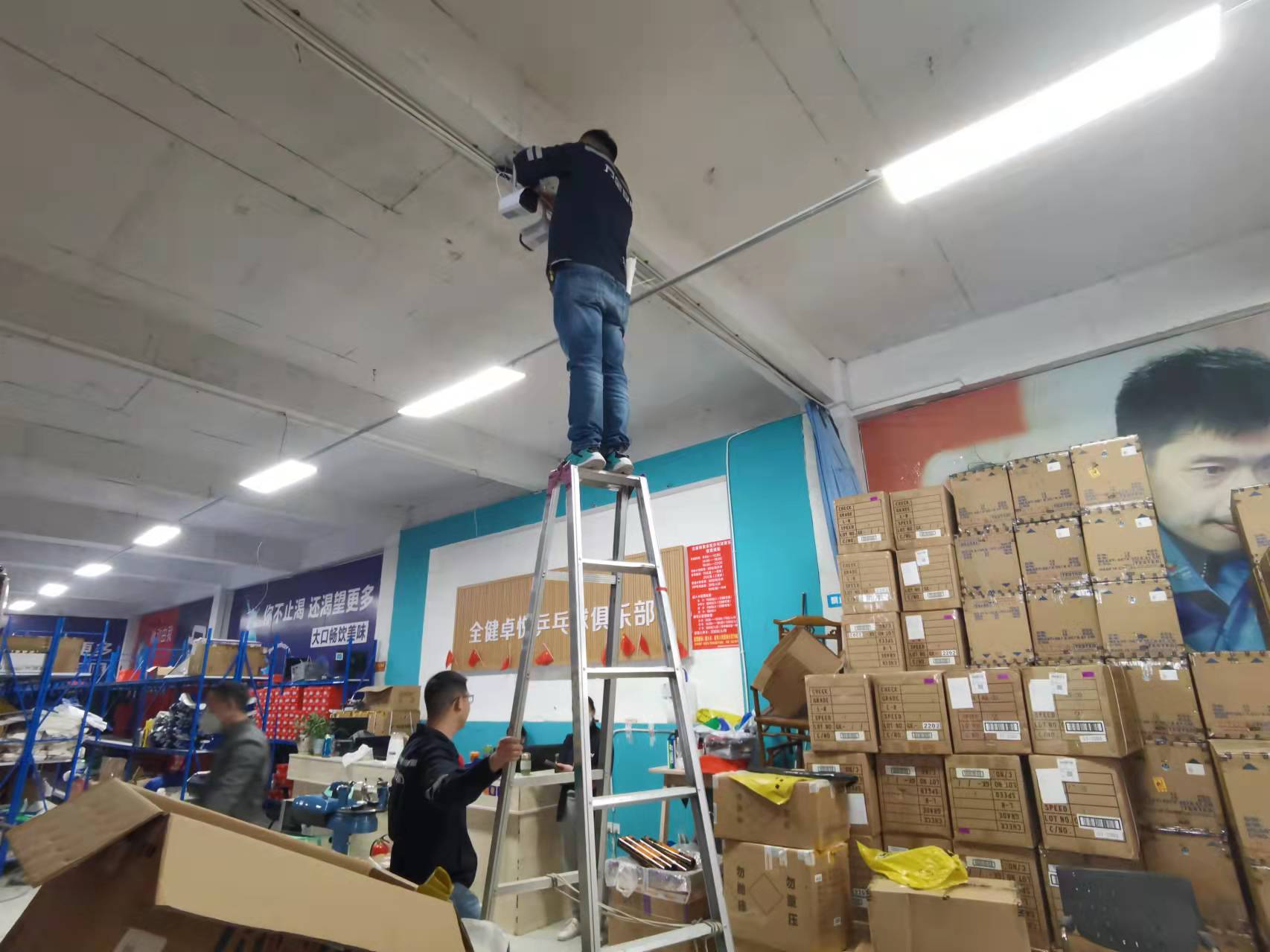 中小型倉(cāng)庫監(jiān)控系統(tǒng)安裝 中小型倉(cāng)庫監(jiān)控系統(tǒng)安裝